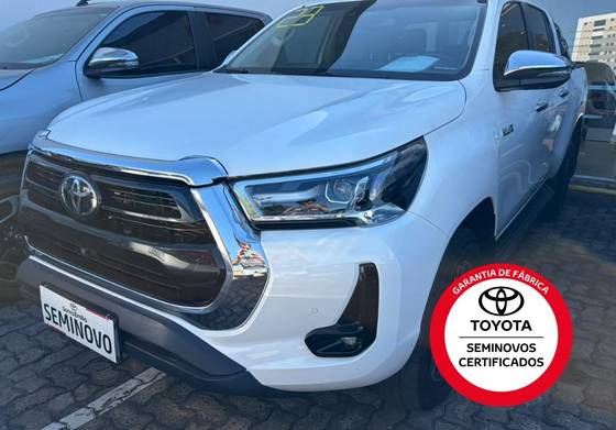 TOYOTA HILUX 2.8 D-4D TURBO DIESEL CD SRX 4X4 AUTOMÁTICO TOYOTA HILUX 2.8 D-4D TURBO DIESEL CD SRX 4X4 AUTOMÁTICO